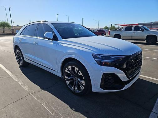 Glacier White Metallic 2025 Audi Q8 55 Premium Plus