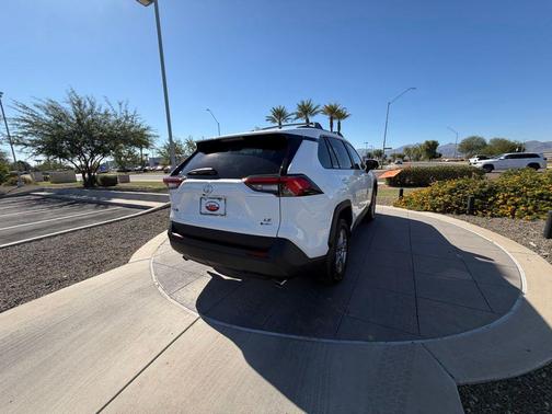 2025 Toyota RAV4 Hybrid LE