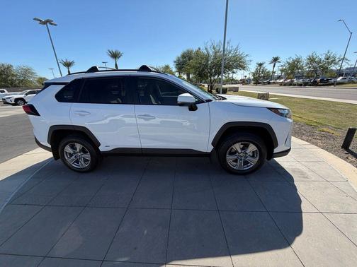 2025 Toyota RAV4 Hybrid LE