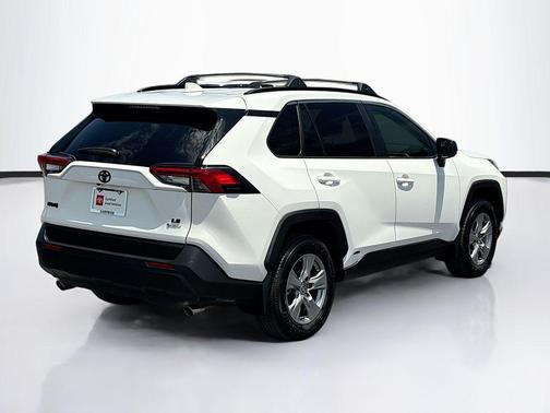 Ice Cap 2025 Toyota RAV4 Hybrid LE