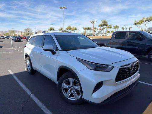 2023 Toyota Highlander L