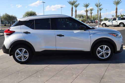 2019 Nissan Kicks S