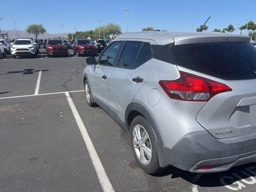 2019 Nissan Kicks S