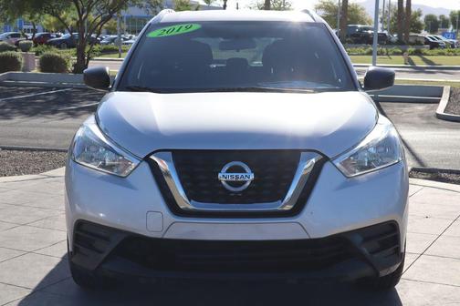 2019 Nissan Kicks S