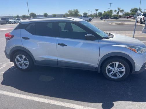 2019 Nissan Kicks S