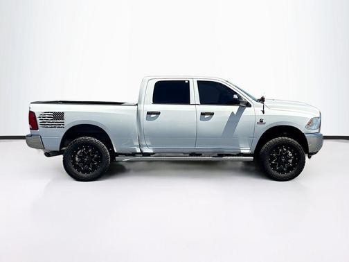 Bright White Clearcoat 2018 RAM 2500 Tradesman Crew Cab 4x4 6'4' Box