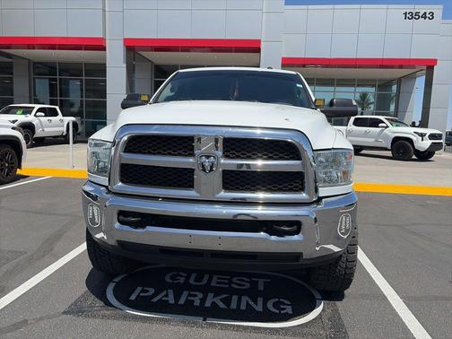 Bright White Clearcoat 2018 RAM 2500 Tradesman Crew Cab 4x4 6'4' Box