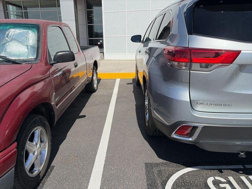 Celestial Silver Metallic 2017 Toyota Highlander Limited