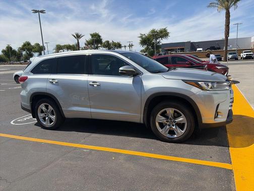 Celestial Silver Metallic 2017 Toyota Highlander Limited