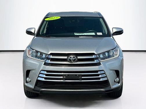 Celestial Silver Metallic 2017 Toyota Highlander Limited