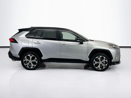 Silver Sky Metallic/Midnight Black Metallic 2025 Toyota RAV4 Hybrid SE