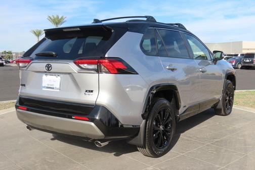 2025 Toyota RAV4 Hybrid SE