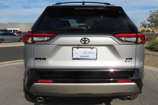 2025 Toyota RAV4 Hybrid SE