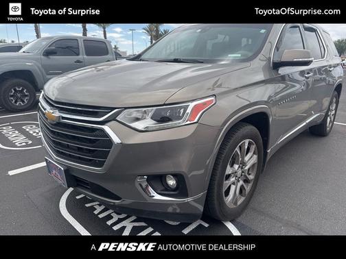 Pepperdust Metallic 2019 Chevrolet Traverse Premier