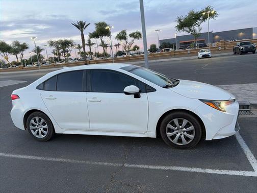 Super White 2020 Toyota Corolla LE