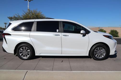 2026 Toyota Sienna XLE