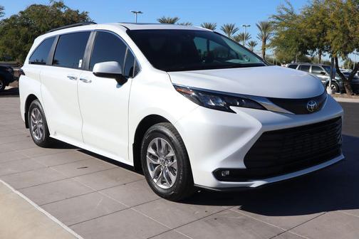 2026 Toyota Sienna XLE