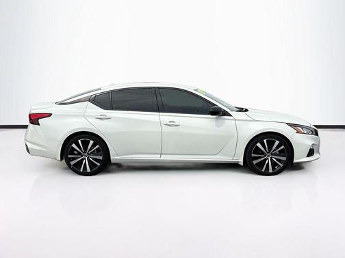 Pearl White Tricoat 2021 Nissan Altima SR FWD
