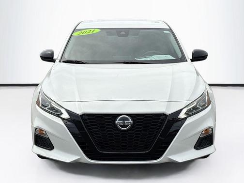 Pearl White Tricoat 2021 Nissan Altima SR FWD