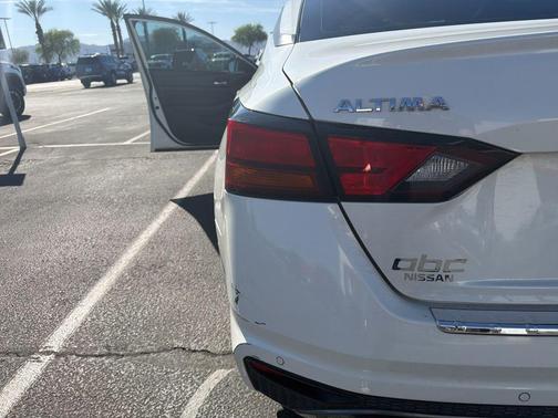 2021 Nissan Altima SR FWD