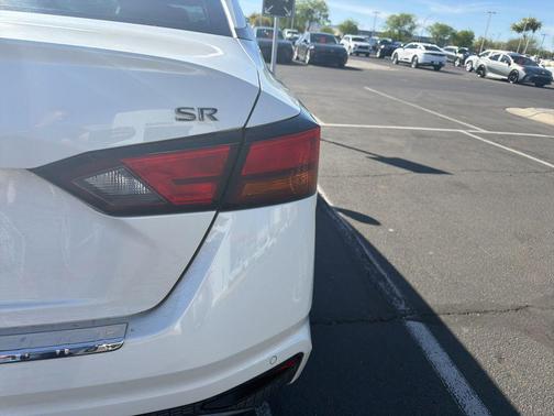 2021 Nissan Altima SR FWD