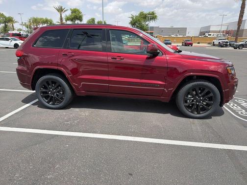 Velvet Red Pearlcoat 2021 Jeep Grand Cherokee Laredo