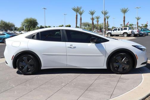 2026 Toyota Prius Plug-In Hybrid SE