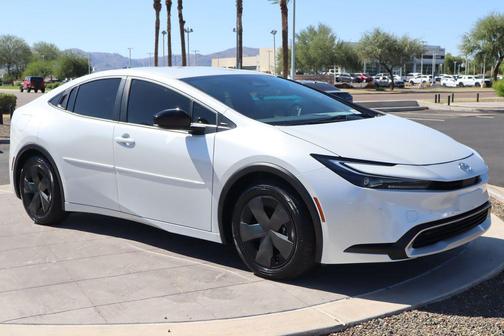 2026 Toyota Prius Plug-In Hybrid SE