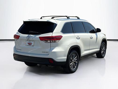 Blizzard Pearl 2019 Toyota Highlander XLE