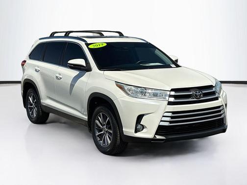 Blizzard Pearl 2019 Toyota Highlander XLE