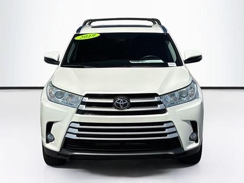 Blizzard Pearl 2019 Toyota Highlander XLE