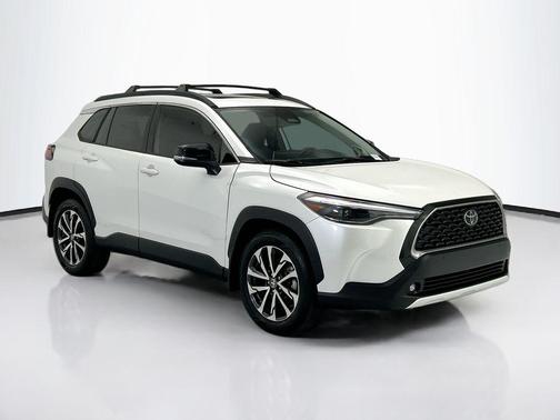 Wind Chill Pearl 2025 Toyota Corolla Cross XLE