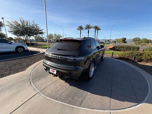 2024 Porsche Macan Base