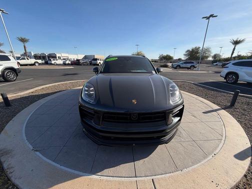 2024 Porsche Macan Base