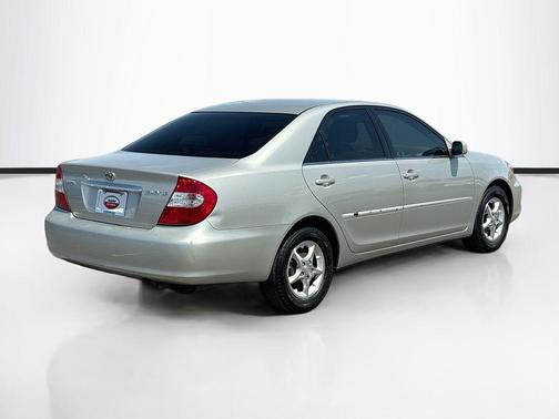 Lunar Mist Metallic 2004 Toyota Camry LE