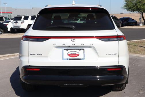 2025 Toyota Crown Signia Limited