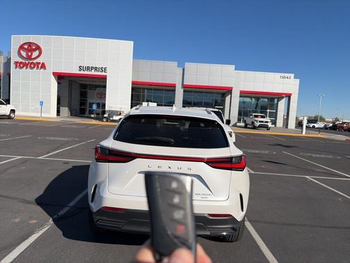 2023 Lexus NX 350h Premium