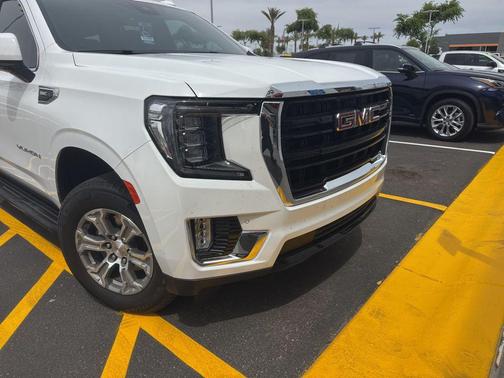 Summit White 2024 GMC Yukon SLE
