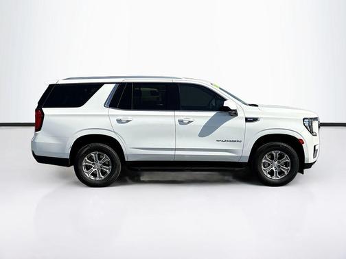 Summit White 2024 GMC Yukon SLE