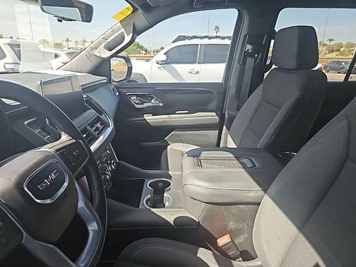 Summit White 2024 GMC Yukon SLE