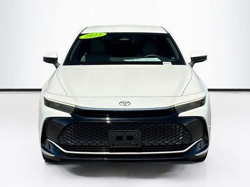 Oxygen White 2023 Toyota Crown XLE
