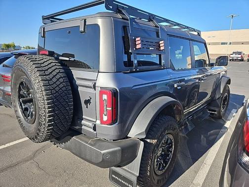 CARBONIZED GRAY METALLIC 2024 Ford Bronco Wildtrak