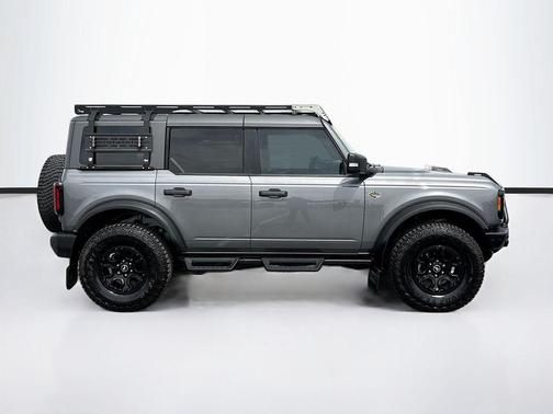 CARBONIZED GRAY METALLIC 2024 Ford Bronco Wildtrak