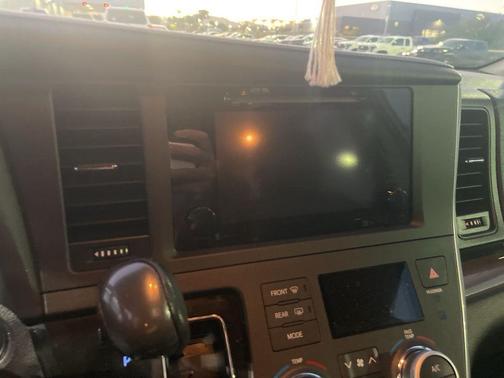 2015 Toyota Sienna SE