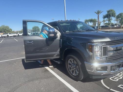 MAGNETIC 2018 Ford F-250 XLT