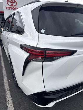 2022 Toyota Sienna XSE 7 Passenger