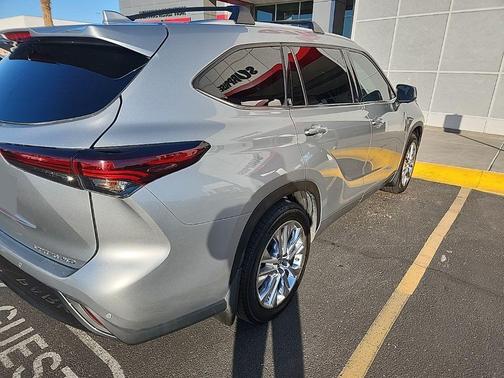 2024 Toyota Highlander Limited