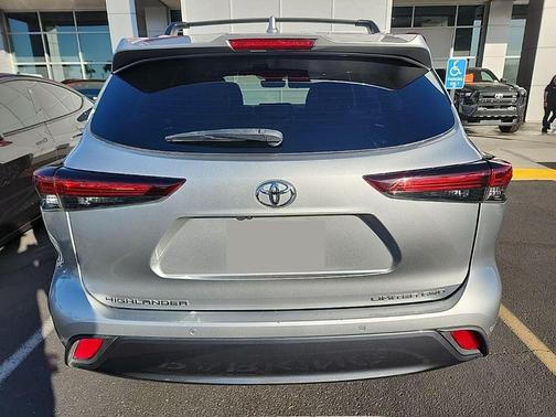 2024 Toyota Highlander Limited