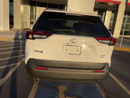 2025 Toyota RAV4 Hybrid XLE