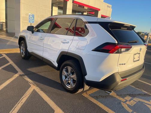 2025 Toyota RAV4 Hybrid XLE